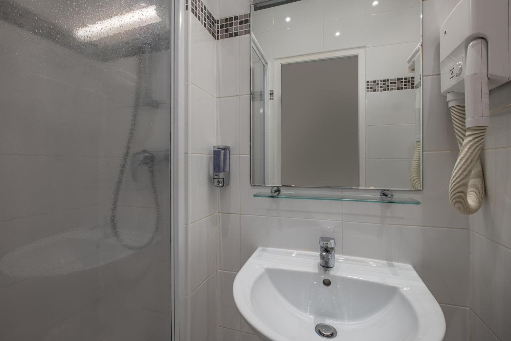 Hotel la Perle Montparnasse Parijs Buitenkant foto